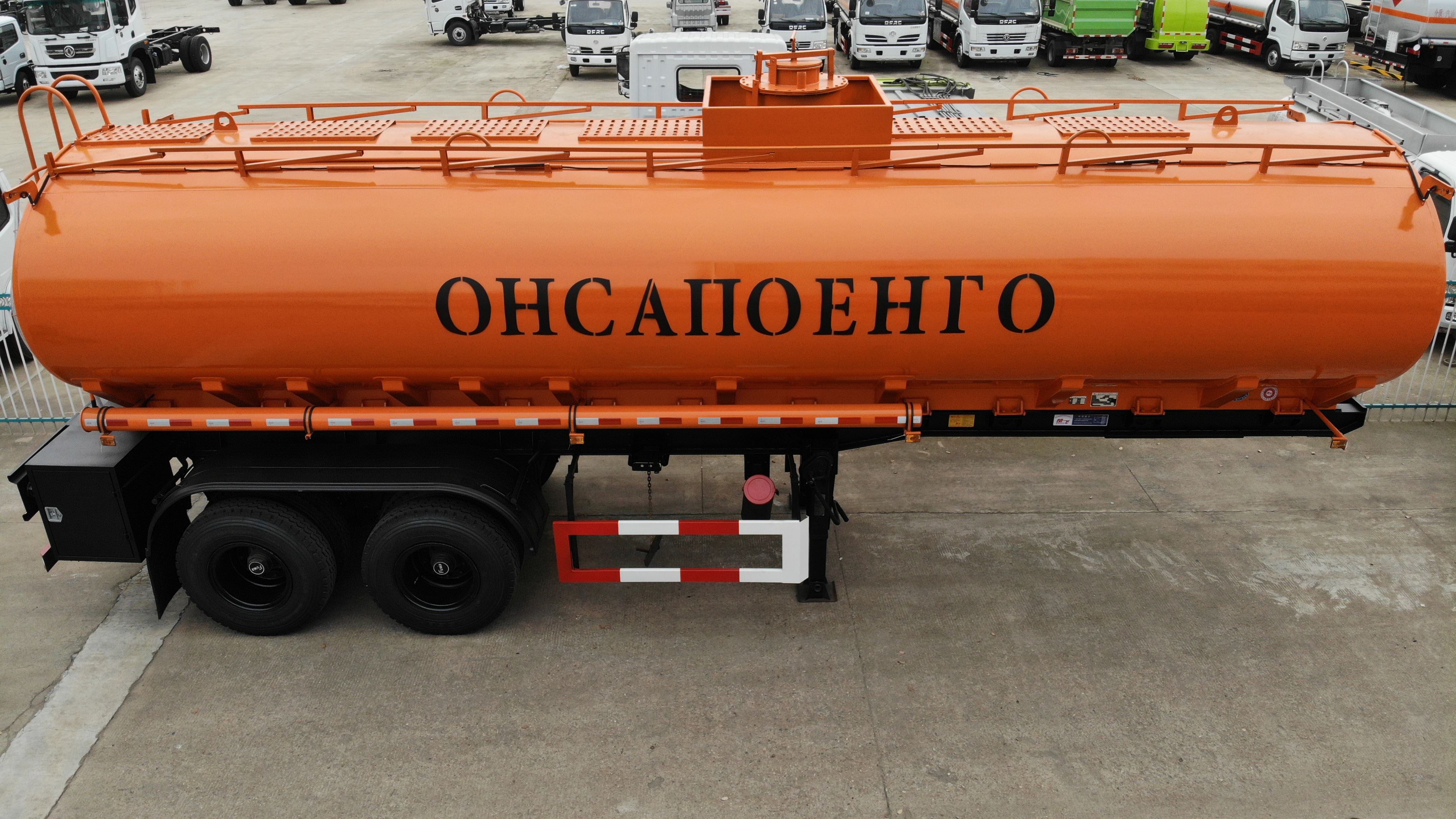 10臺(tái)外貿(mào)出口運(yùn)油半掛車(chē)，10臺(tái)危化品罐車(chē)發(fā)車(chē)交付客戶