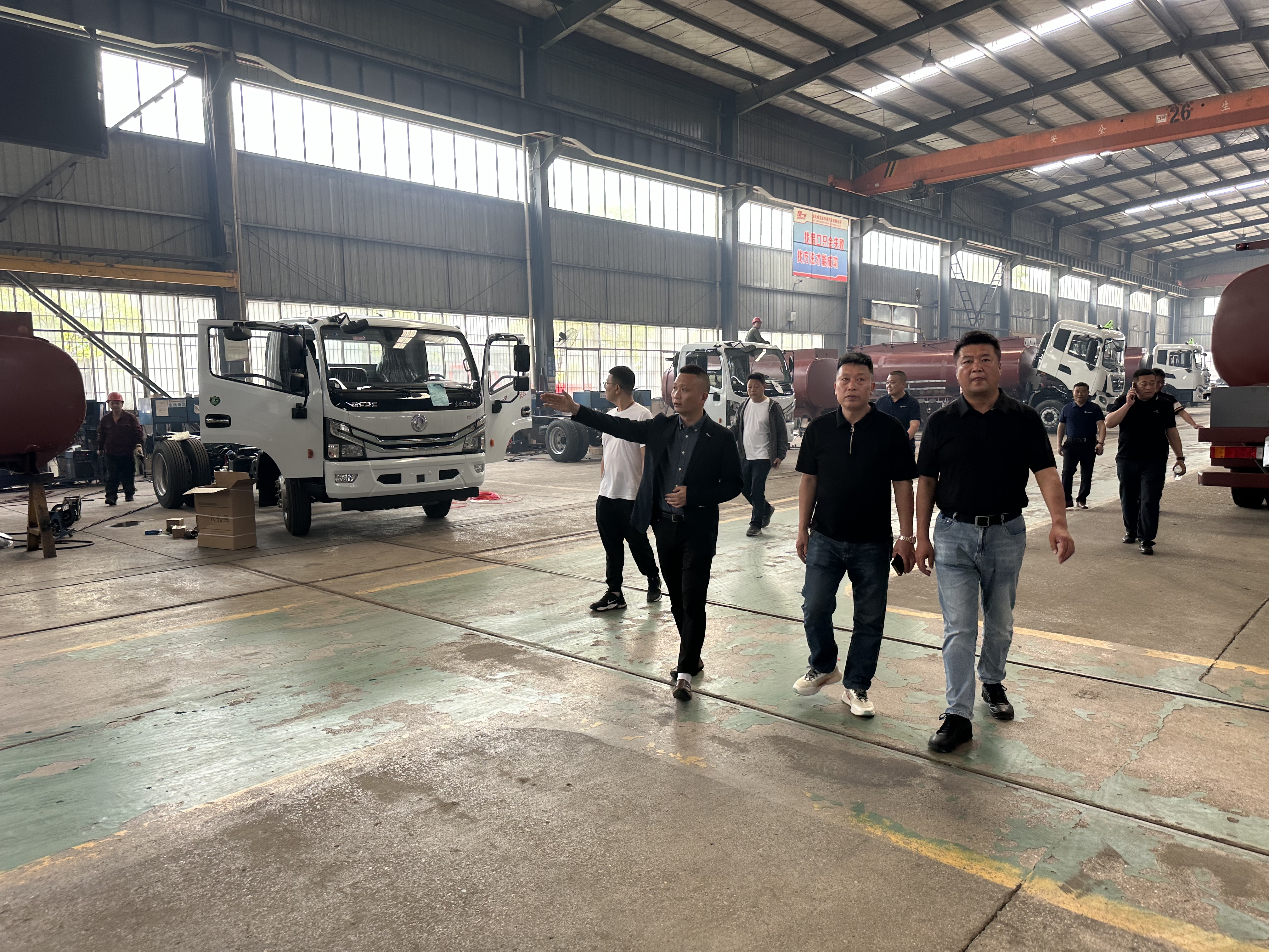 《成龍威公司：深度合作，共創(chuàng)輝煌》